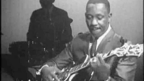 Archie Montgomery Photo 11