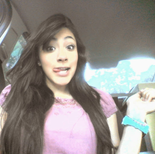 Michelle Ponce Photo 11
