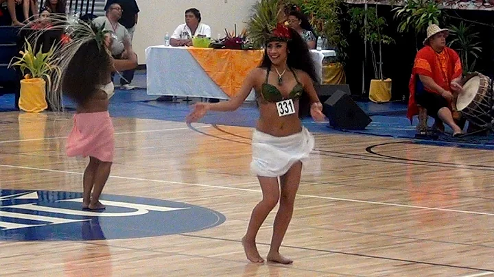Michelle Baker Photo 45