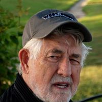 Robert Macklin Photo 7