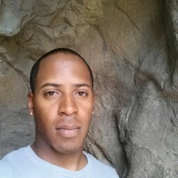 Derrick Sharp Photo 11