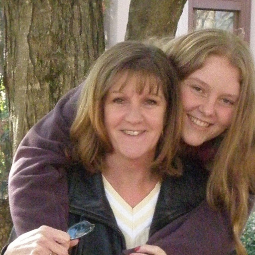 Ellen Hunter Photo 15