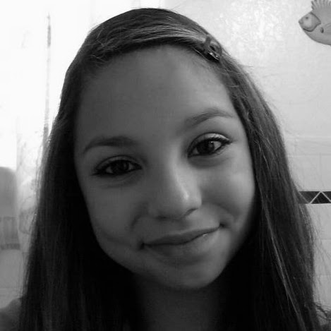 Kristin Gonzalez Photo 11