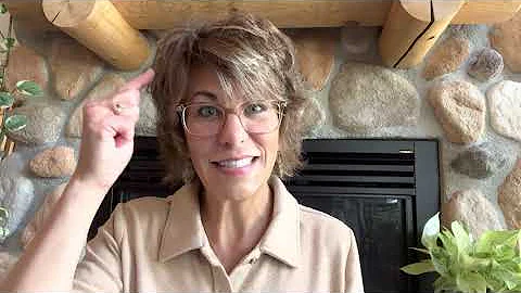 Amy Larson Photo 32