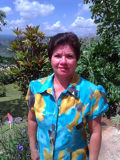 Gloria Rosario Photo 14