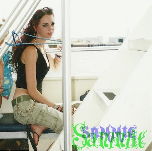 Samantha Combs Photo 13