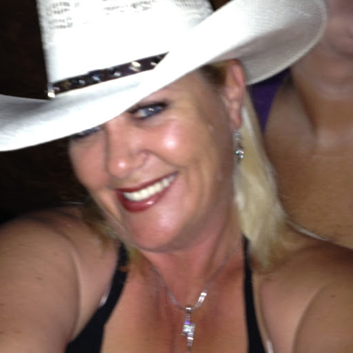 Connie Ward Photo 11