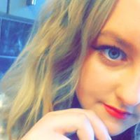 Chloe Reynolds Photo 1