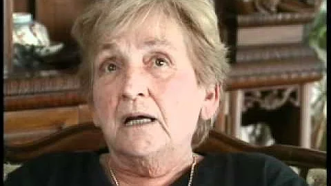 Elizabeth Parker Photo 40