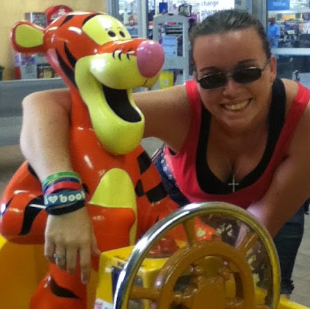 Stacie Thompson Photo 17