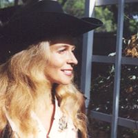 Bonnie Schneider Photo 6