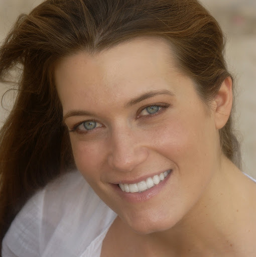 Erica Hess Photo 14