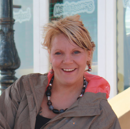 Nicola Allen Photo 16