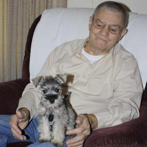 Lester Strong Photo 5