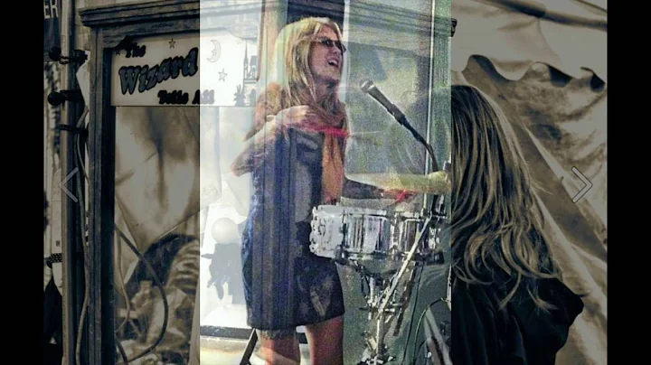 Stephanie Oliver Photo 19