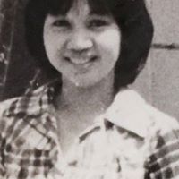 Eleanor Flores Photo 3