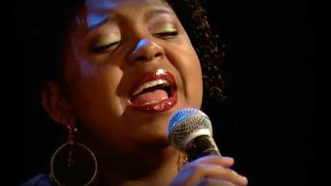 Angela Travis Photo 30