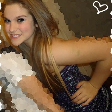Anna Leger Photo 5