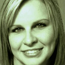 Amie Jones Photo 15