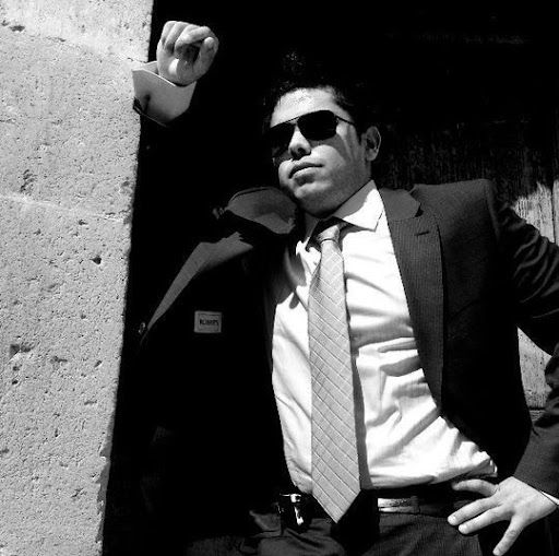 Ricardo Fuentes Photo 9