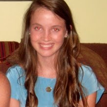 Eliza Phillips Photo 11
