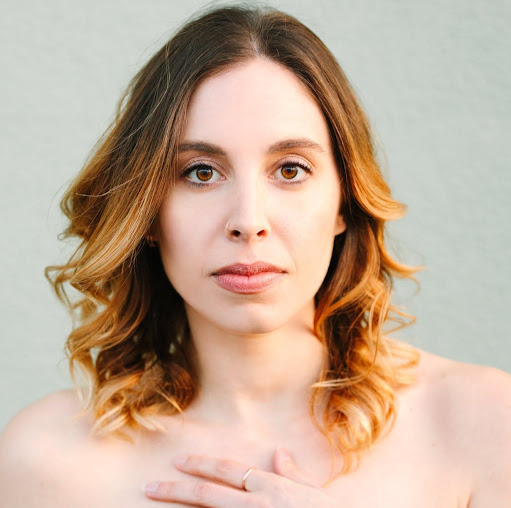 Lara Parker Photo 9