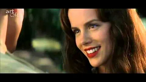 Jennifer Day Photo 38