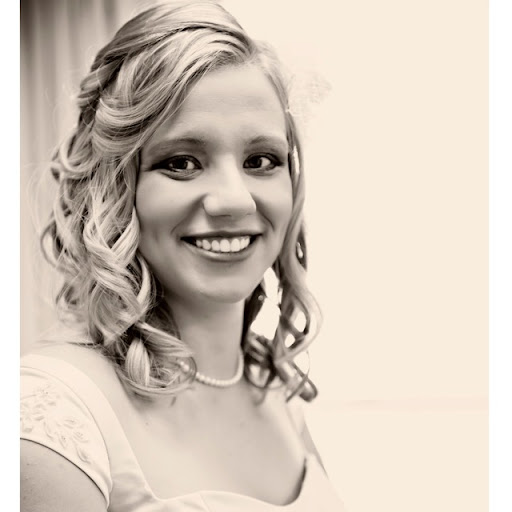 Kelly Elmore Photo 11
