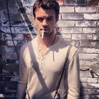 Daniel Gillies Photo 3