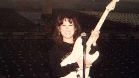 Debbie Hunter Photo 35