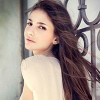 Julie Field Photo 16