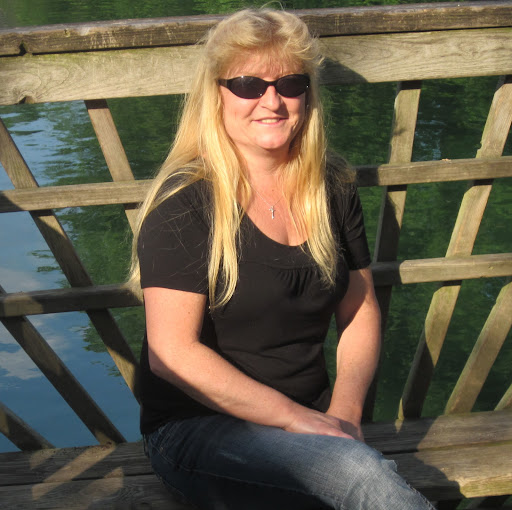 Robin Kelly Photo 14