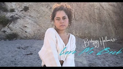 Brittney Holmes Photo 32