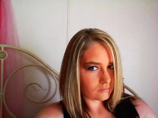 Erika Morris Photo 12