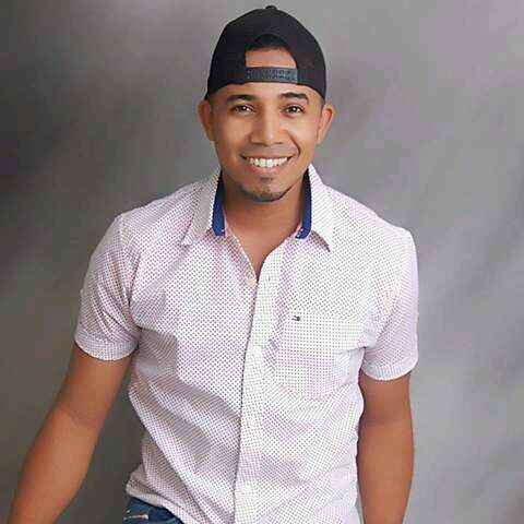 Richard Mendoza Photo 13