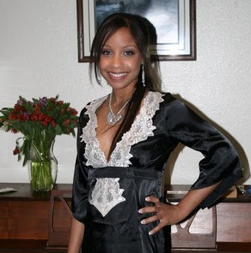 April Lynch Photo 13