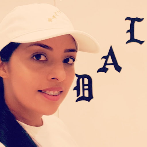 Dora Caro Photo 10