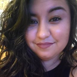 Adriana Guillen Photo 15