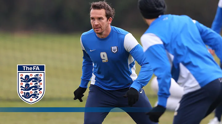 Kevin Davies Photo 35