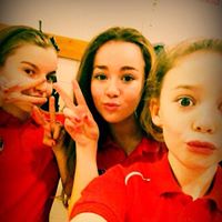 Mia Davies Photo 8