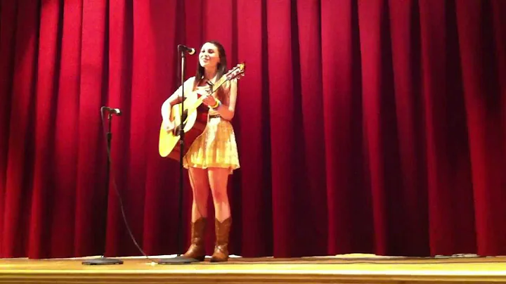Victoria Ferrante Photo 16