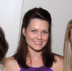 Laura Dooley Photo 16