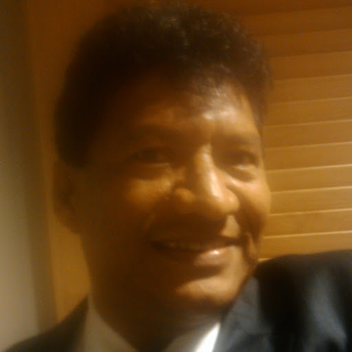 Rey Mendoza Photo 14