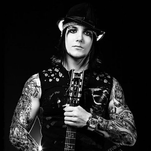 Mario Estevez Photo 7
