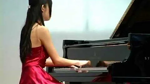 Elizabeth Chua Photo 23