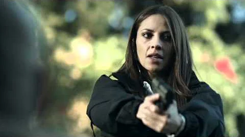 Elizabeth Cervantes Photo 33