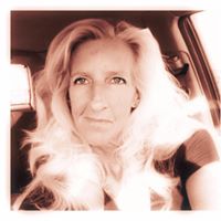Claudia Phillips Photo 7