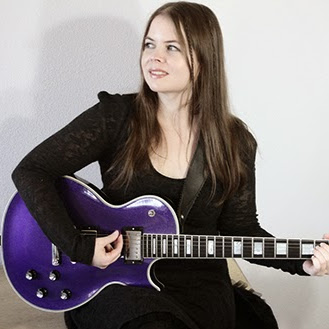 Tara Kelly Photo 14