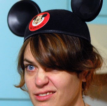 Sara Turner Photo 10