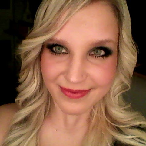 Julia Volz Photo 8